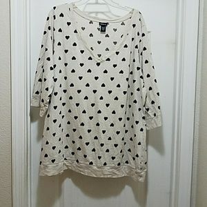Torrid v neck heart shirt. Size 4